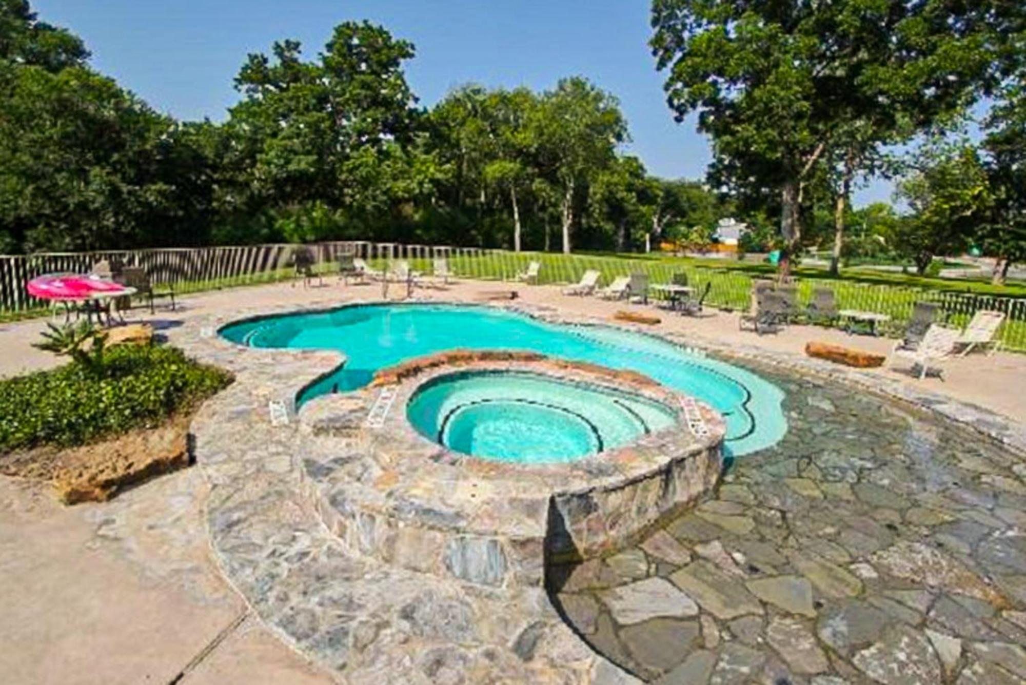 Water Wheel Resort Condo Resort New Braunfels Exterior photo